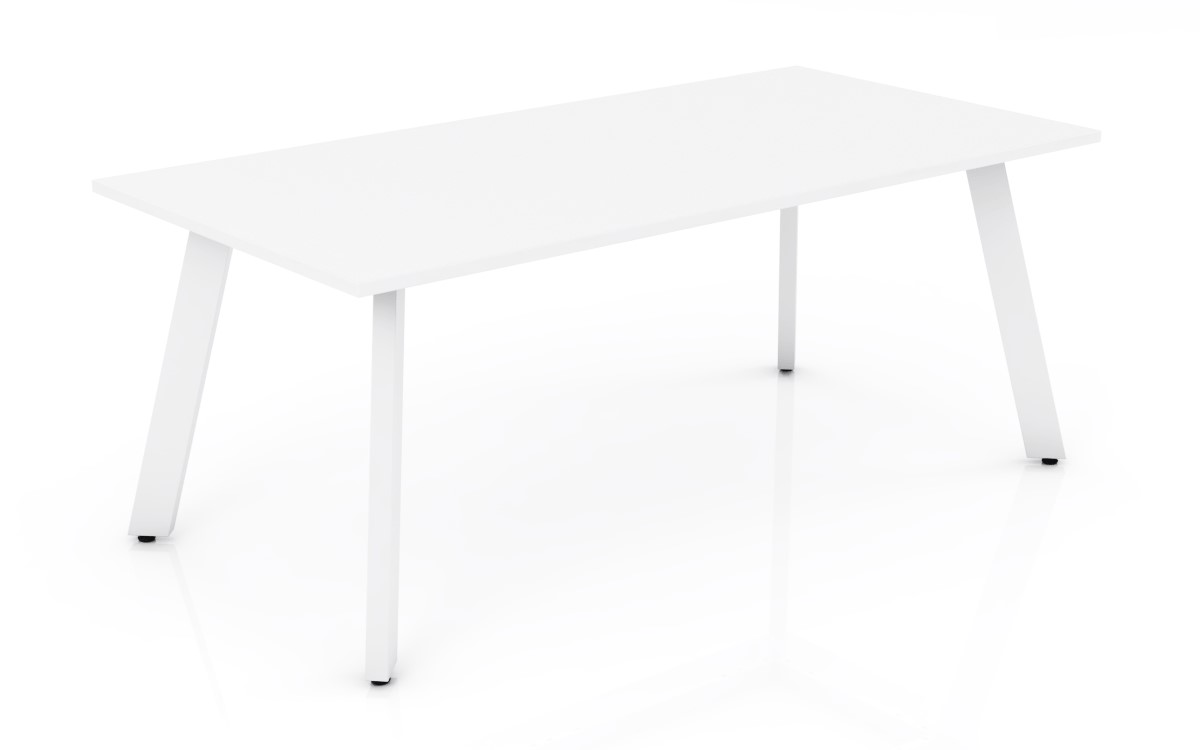 Flare 1200-1800W x 750-900D Tables